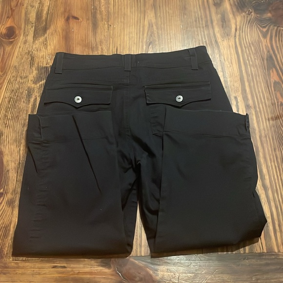 Gloria Vanderbilt Women’s Black Pants in excellent condition. - Picture 4 of 4